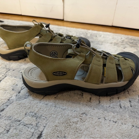Keen Men’s Newport Leather Outdoor Sandals Size 12 / Hiking /Gorpcore - Picture 3 of 7